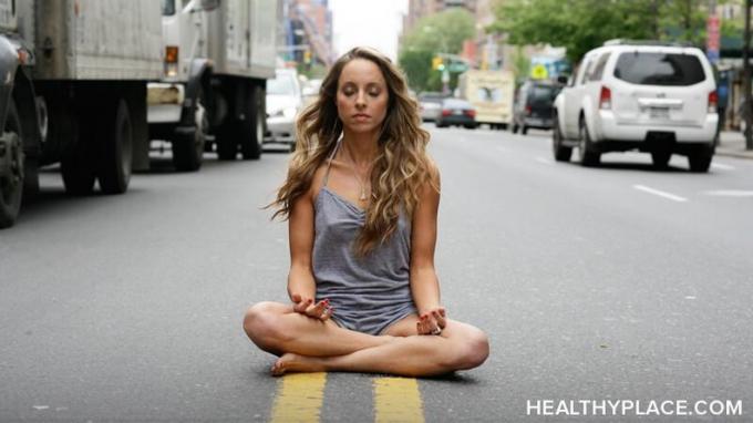 Leer deze top drie meditatietips om je nieuwe meditatieoefening goed van start te laten gaan. Krijg meditatietips op HealthyPlace.