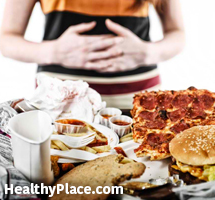 Een trigger voor eetbuienstoornis kan de symptomen van uw eetbui veroorzaken. Hoe kun je je triggers leren kennen en voorkomen dat je ernaar handelt?