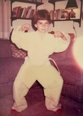 Op ongeveer 8 begon Jeff zijn liefde voor Karate en andere vechtsporten. Hij nam het serieus en werkte hard.