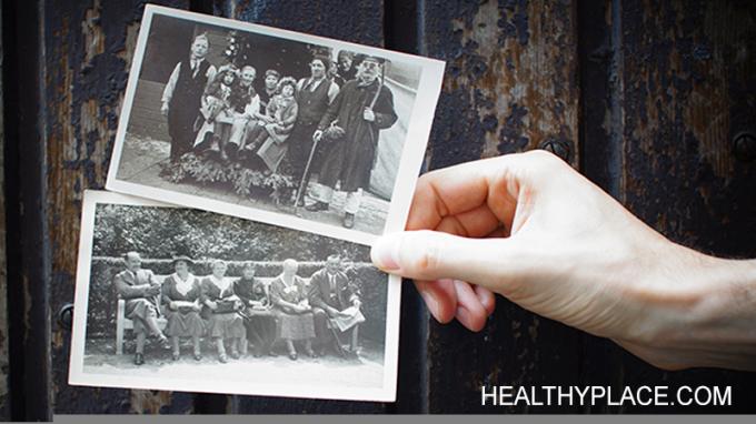 Een geestelijke terugval is heel goed mogelijk tijdens de vakantie. Familie en de geschiedenis met uw gezin kunnen een terugval in de geestelijke gezondheid veroorzaken. Lees dit.