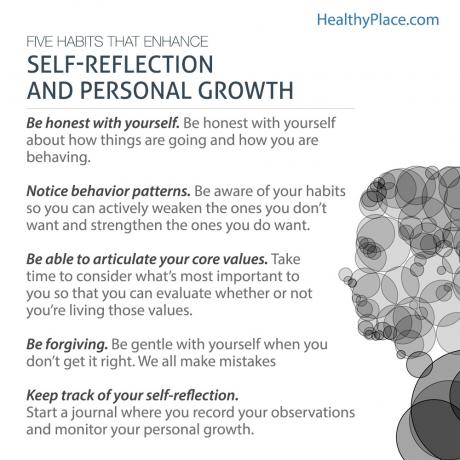 Poster met vijf tips over zelfreflectie om persoonlijke groei te bereiken.