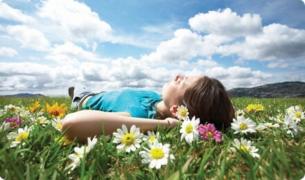 Een ontspannen geest stelt je in staat een gelukkige geest te creëren. Wanneer je ervoor kiest om je geest te ontspannen, is gelukzaligheid een natuurlijk resultaat. Ontspan je geest om geluk te bereiken.