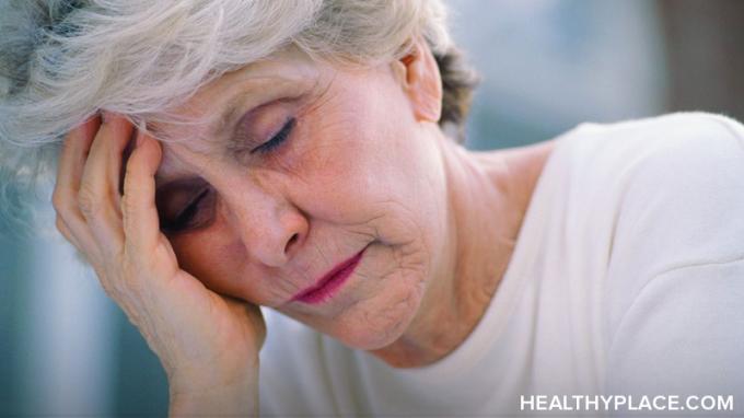 Medicijnen gebruiken om Alzheimerpatiënten met slaapproblemen te behandelen, heeft risico's en voordelen. Leer meer over hen op HealthyPlace.