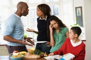 Het is moeilijk als een familielid een psychische aandoening heeft. Wanneer een familielid een psychische aandoening heeft, kunnen relaties gespannen raken. Ontdek hoe u dit kunt oplossen.